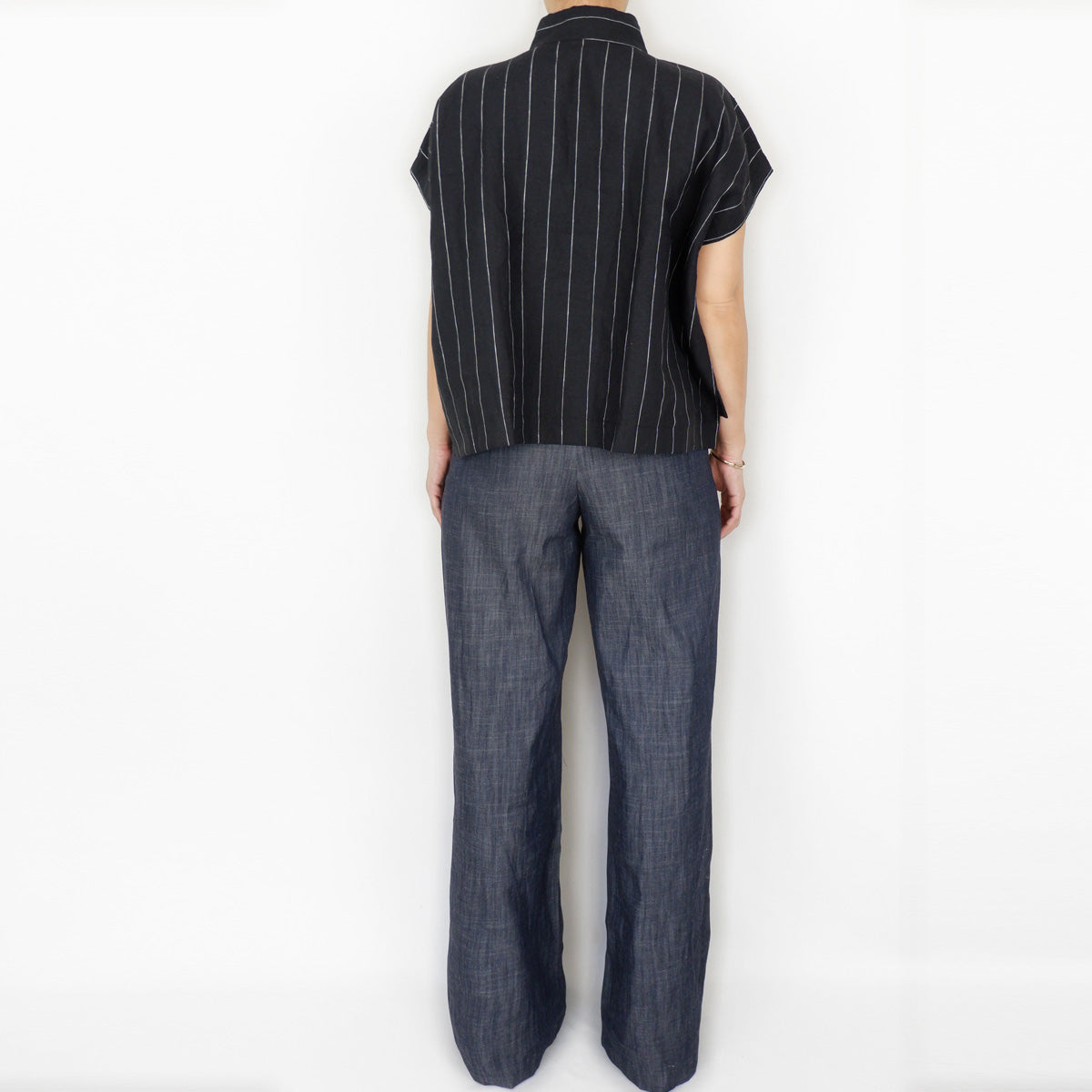 Solen SS Top in Black Stripe Linen